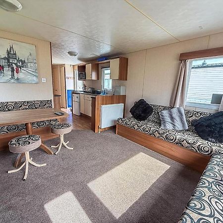 8 Berth Caravan With Decking At Sunnydale In Lincolnshire Ref 35087S Louth  Exterior foto