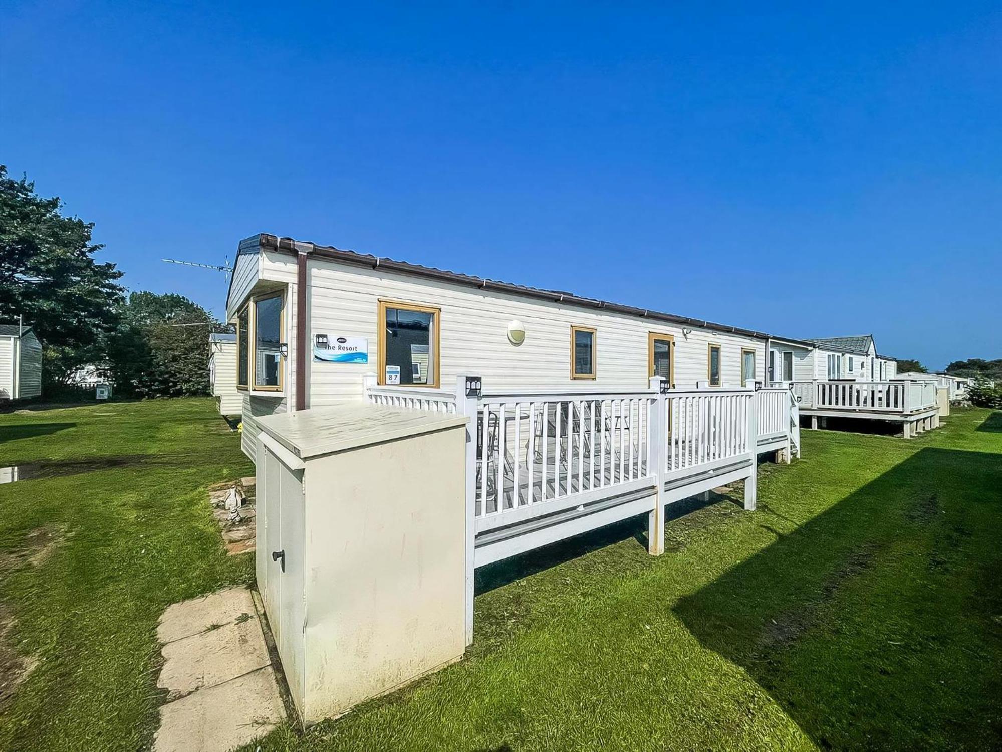 8 Berth Caravan With Decking At Sunnydale In Lincolnshire Ref 35087S Louth  Exterior foto