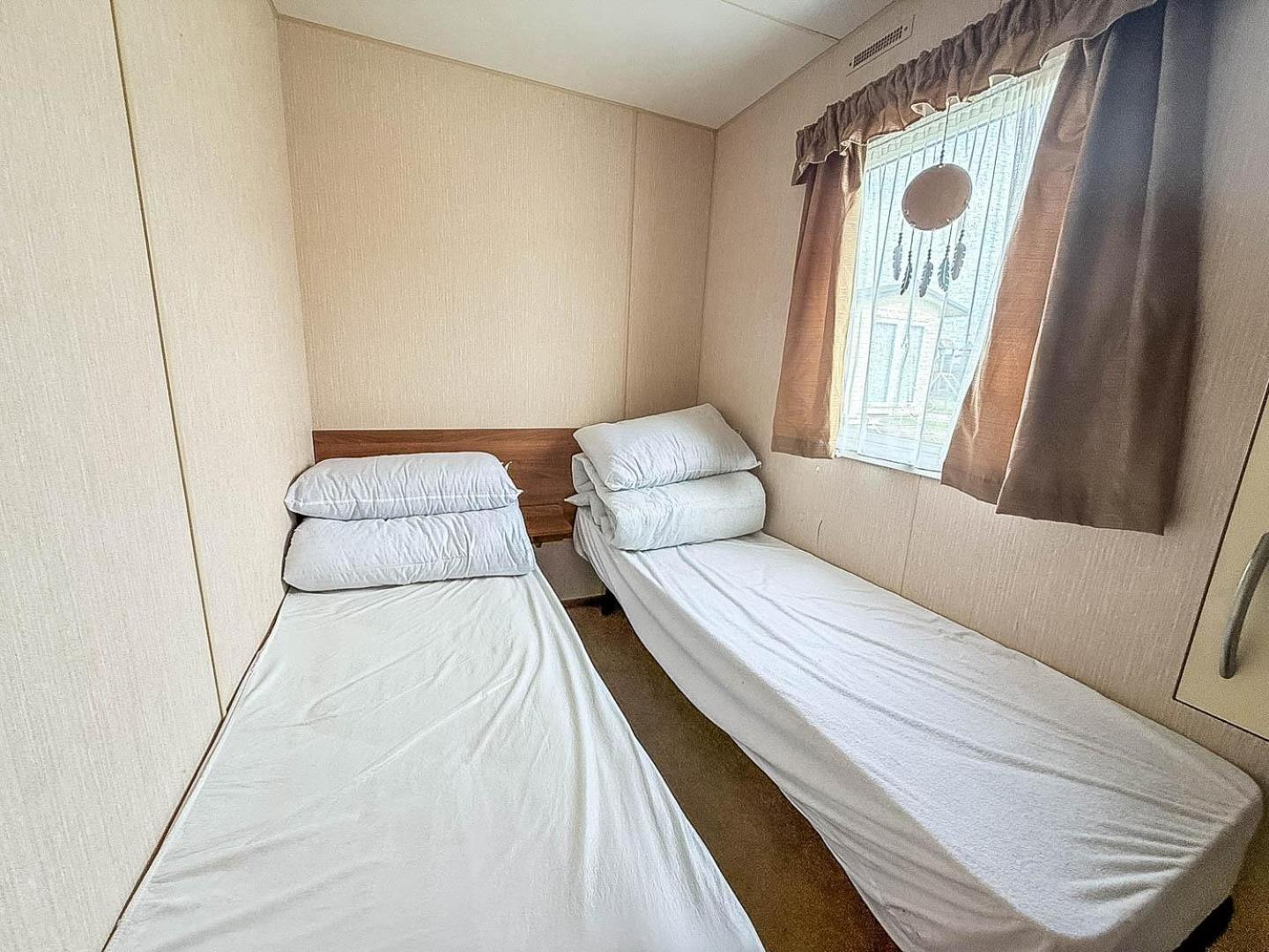 8 Berth Caravan With Decking At Sunnydale In Lincolnshire Ref 35087S Louth  Exterior foto